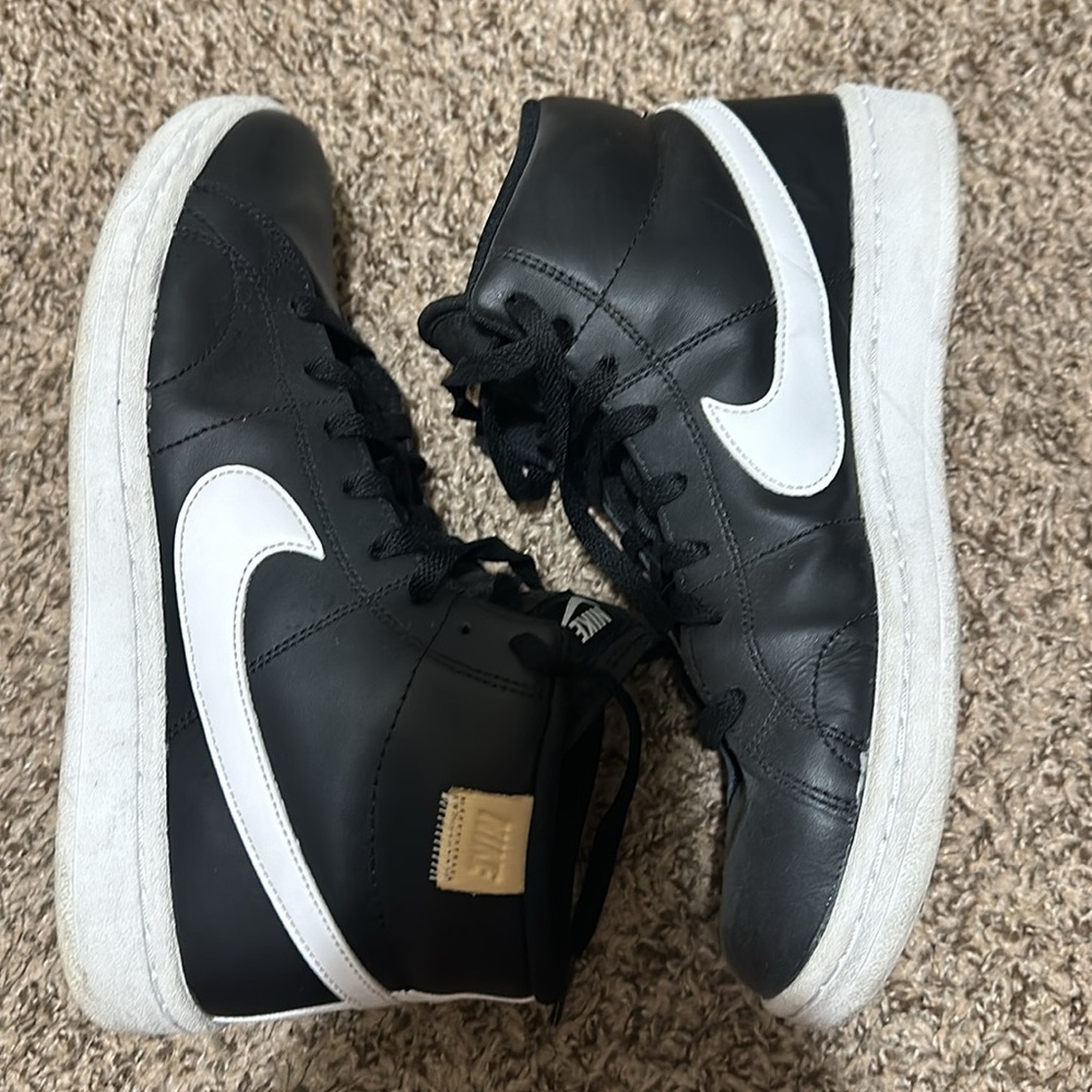 Nike - Picture 4 of 4